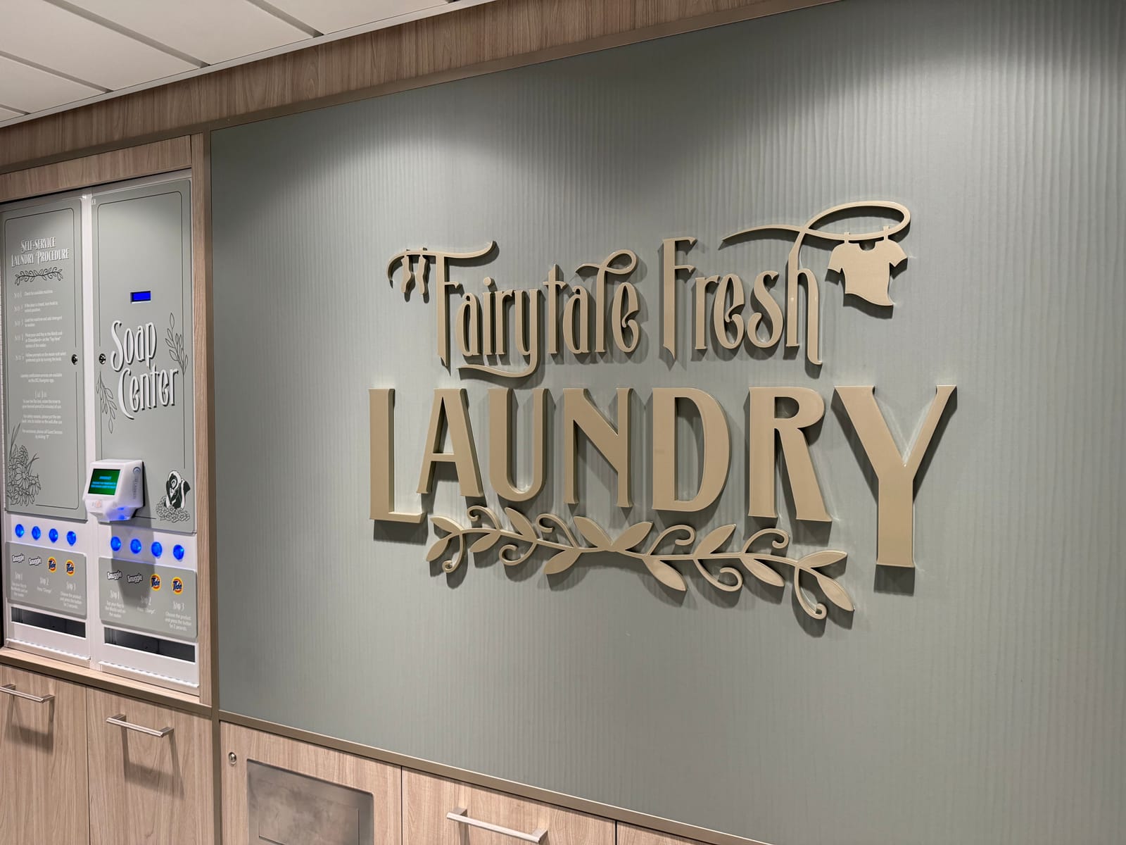 Disney Treasure Fairytale Fresh Laundry